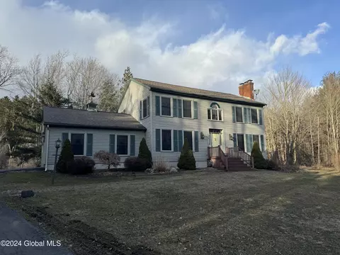 168 Overlook Ln, Duanesburg, NY 12056
