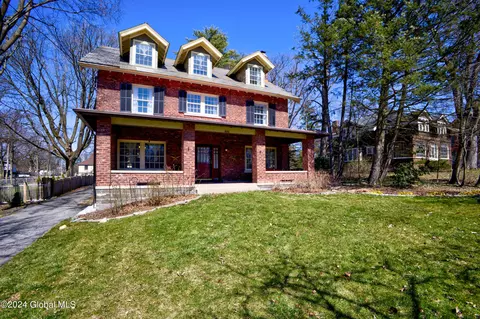 1145 Avon Rd, Schenectady, NY 12308
