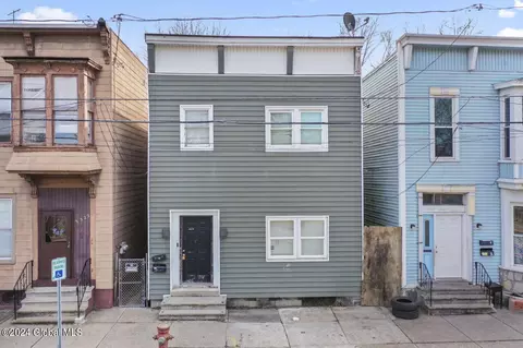 3320 7th Ave, Troy, NY 12180