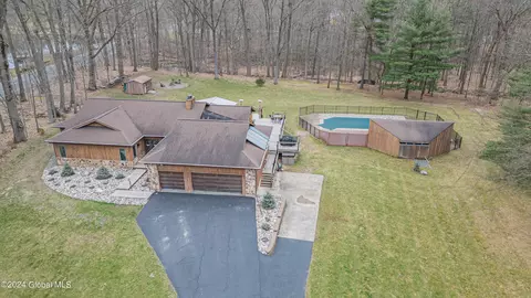 1 Orchard Park Dr, Clifton Park, NY 12065