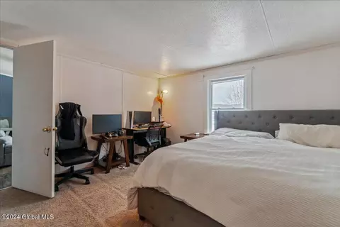 Bedroom - 69 Williams Rd, Hampton, NY 12837 photo 4 of 10