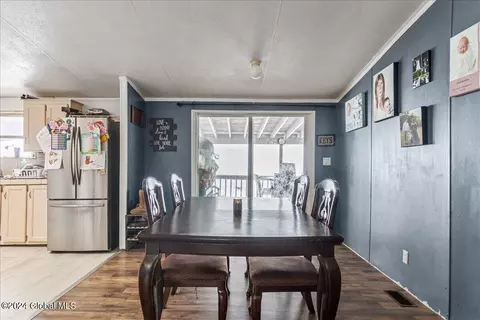 Dining - 69 Williams Rd, Hampton, NY 12837 photo 2 of 2