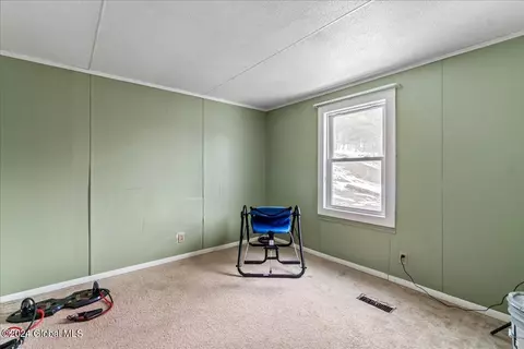 Bedroom - 69 Williams Rd, Hampton, NY 12837 photo 9 of 10
