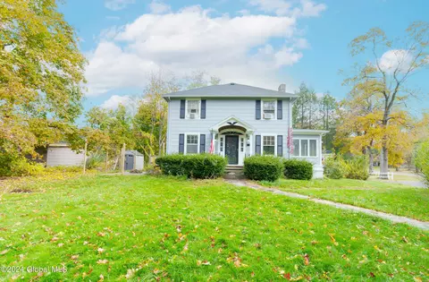 1017 Highland Park Rd, Niskayuna, NY 12309