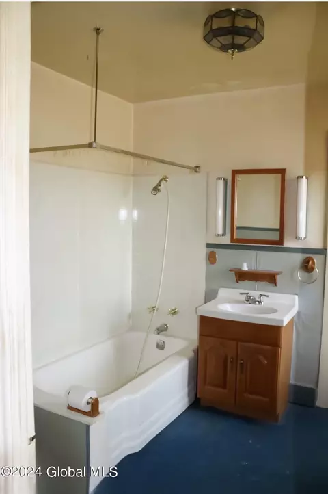Bath - 131 Pope Hill Rd, Argyle, NY 12809 photo 1 of 4