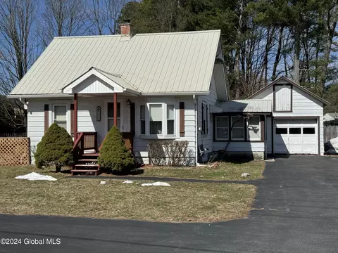 173 Aviation Rd, Queensbury, NY 12804