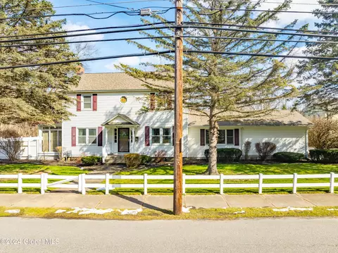 346 S Main St, Mechanicville, NY 12118