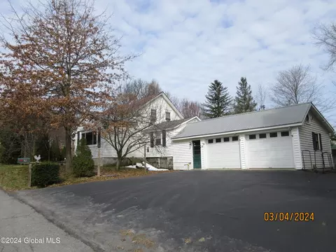 52 Riverside Dr, Granville, NY 12832