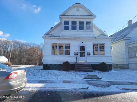 40 Mathias Ave, Amsterdam, NY 12010