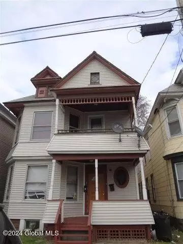 907 Delamont Ave, Schenectady, NY 12304
