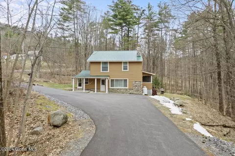 398 Potter Hill Rd, Bolton Landing, NY 12814