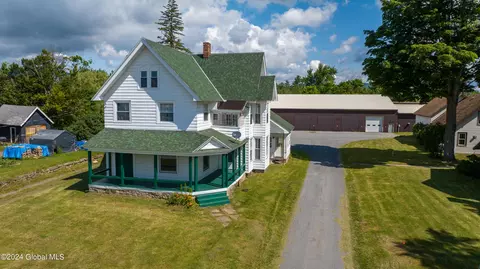 26 W Main St, Mayfield, NY 12117