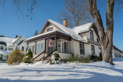 24 W Main St, Mayfield, NY 12117