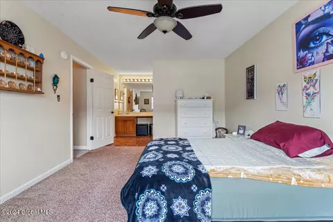 Bedroom - 902 Cambridge Manor Dr, Schenectady, NY 12302 photo 4 of 5