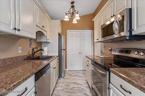 Kitchen - 902 Cambridge Manor Dr, Schenectady, NY 12302 photo 2 of 4