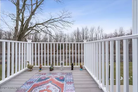 Exterior - 902 Cambridge Manor Dr, Schenectady, NY 12302 photo 3 of 7