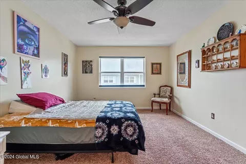 Bedroom - 902 Cambridge Manor Dr, Schenectady, NY 12302 photo 3 of 5