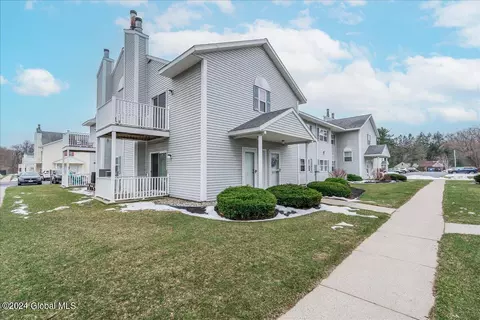 Exterior - 902 Cambridge Manor Dr, Schenectady, NY 12302 photo 2 of 7