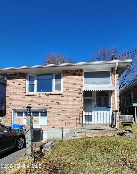 621 Warren St, Albany, NY 12208