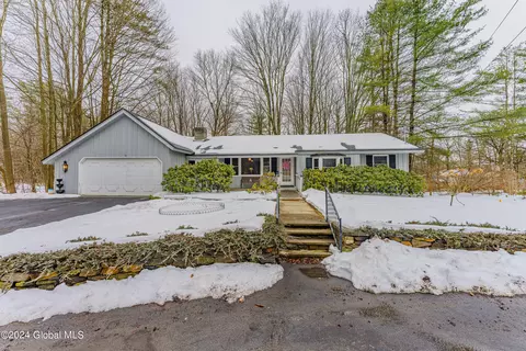 12 Morgan St, Saratoga Springs, NY 12866