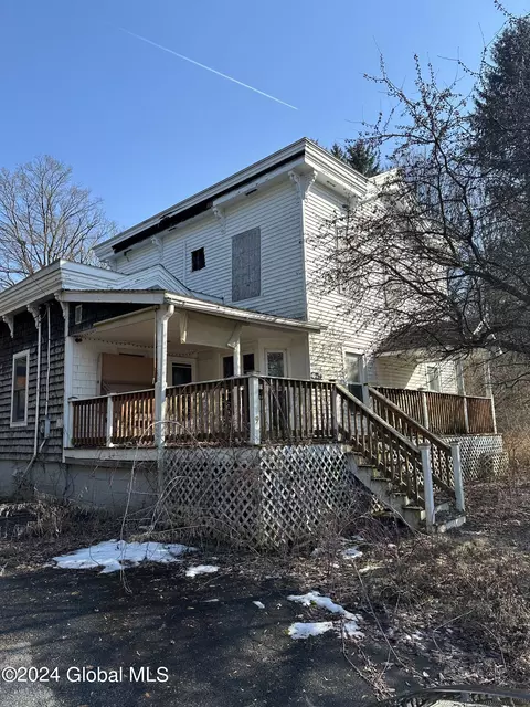 256 Sugar Hill Rd, Crown Point, NY 12928