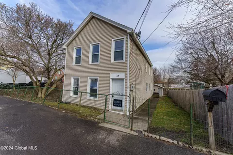 17 Glen Ave, Watervliet, NY 12189
