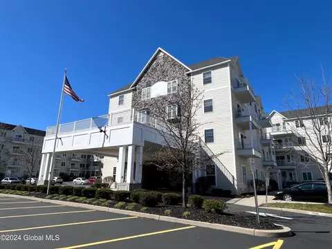 8 Wall St #112, Clifton Park, NY 12065