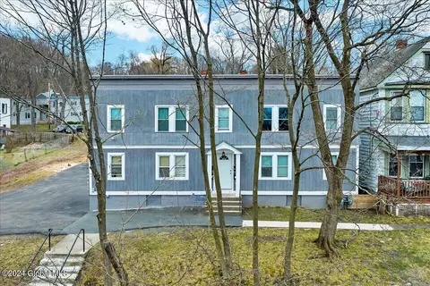 404-406 9th St, Troy, NY 12180