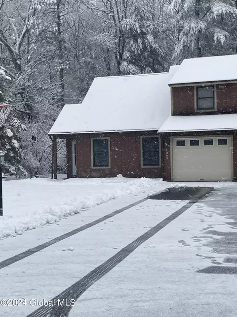 192 Thimbleberry Rd, Ballston Spa, NY 12020