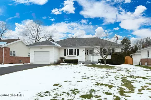12 Chapman Dr, Albany, NY 12203