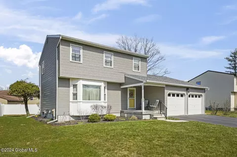 119 Horizon View Dr, East Greenbush, NY 12061