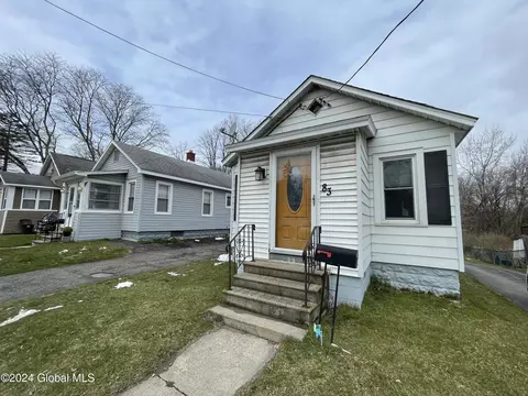 83 Cuthbert St, Scotia, NY 12302
