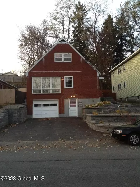 32 Daytona Ave, Albany, NY 12203