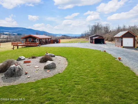 153 Mountain Meadows Ln, Cobleskill, NY 12043