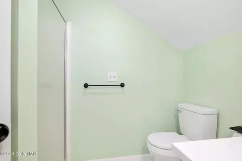 Bath - 1121 Baker Ave, Schenectady, NY 12309 photo 5 of 5