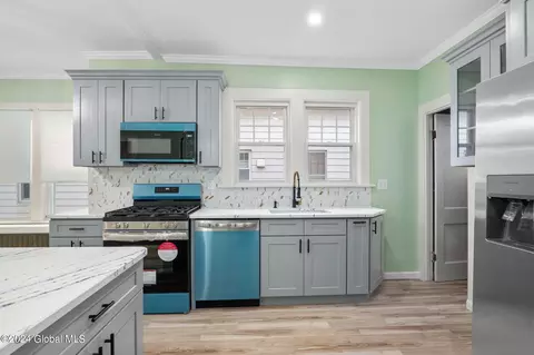 Kitchen - 1121 Baker Ave, Schenectady, NY 12309 photo 4 of 5