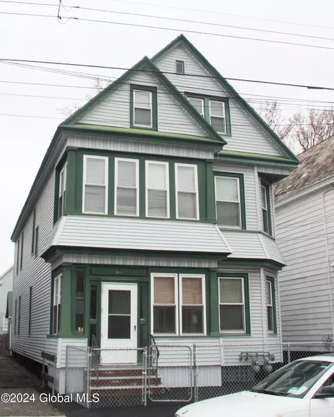 811 Grant Ave, Schenectady, NY 12307