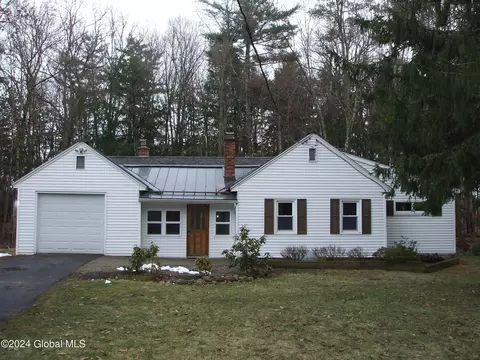 7 Jenkins Rd, Burnt Hills, NY 12027