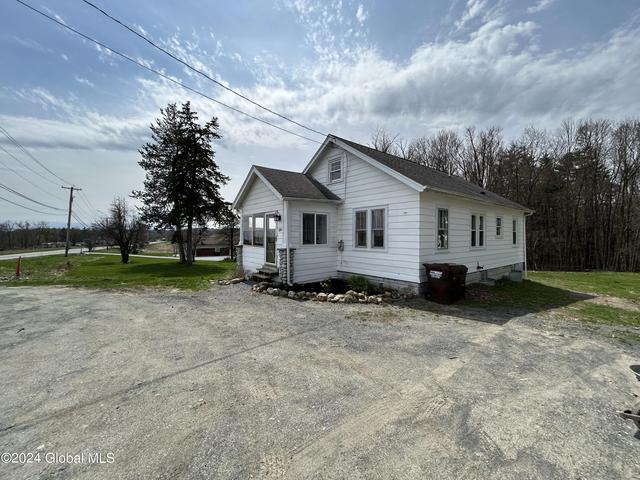 339 Maple Rd, Slingerlands, NY 12159