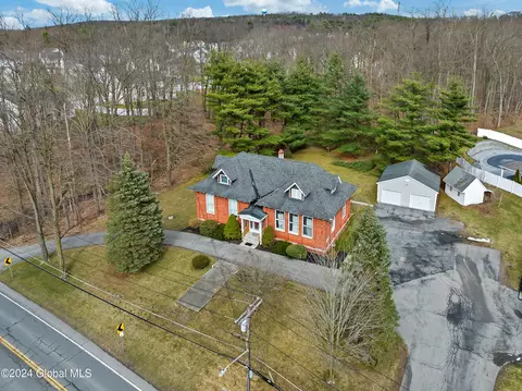 289 Consaul Rd, Colonie, NY 12205