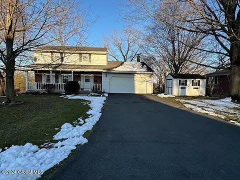 48 S Clement Ave, Ravena, NY 12143