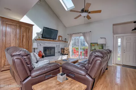 Living - 123 Jordan Blvd, Delmar, NY 12054 photo 3 of 7