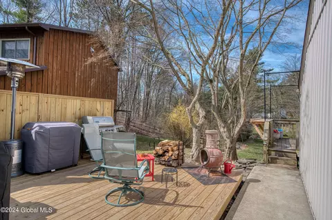 Exterior - 123 Jordan Blvd, Delmar, NY 12054 photo 5 of 8