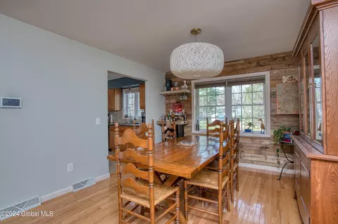 Dining - 123 Jordan Blvd, Delmar, NY 12054 photo 2 of 2