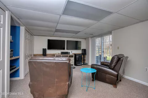 Living - 123 Jordan Blvd, Delmar, NY 12054 photo 5 of 7