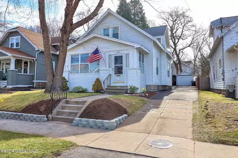 1024 Palmer Ave, Niskayuna, NY 12309