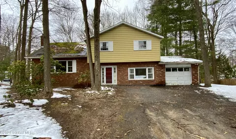 871 Maxwell Dr, Schenectady, NY 12309