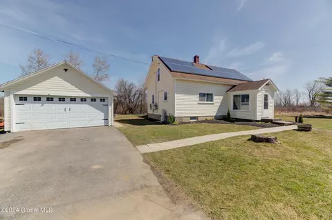 631 County Highway 142, Johnstown, NY 12095
