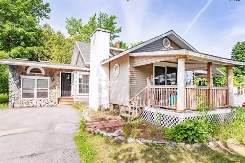 88 Main St, Queensbury, NY 12804