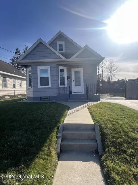 1624 Hawthorne St, Schenectady, NY 12303